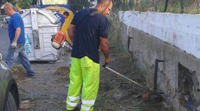 Operazione decoro per strade e marciapiedi