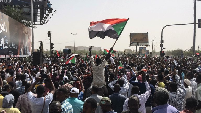 Sudan, accordo di potere tra la giunta militare e la società civile