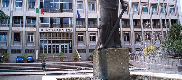 Bari, il Tribunale condanna i genitori di due bambini per maltrattamenti e abusi sessuali