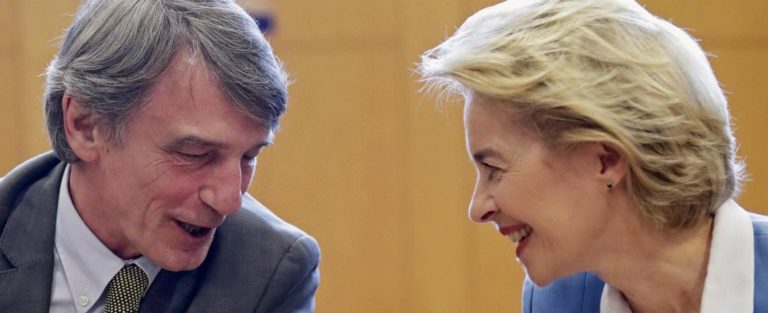 Migranti, la presidente Von der Leyen appoggia il nostro Paese: “Ciò che l’Italia vuole è una riforma del sistema di Dublino”