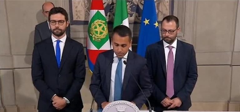 Crisi di governo, Luigi di Maio ‘gela’ il Pd: “Realizzare i nostri programmi o non si va avanti”. Gli risponde Del Rio: “Ultimatum inaccettabile”