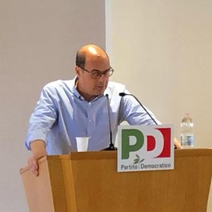 Zingaretti alla direzione del Pd: “L’eventuale nuovo governo deve essere di discontinuità”. La Boschi: “Io in un esecutivo con M5S? Mai”