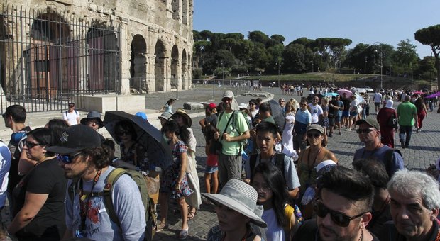 Saltafila del Colosseo finisce nei guai