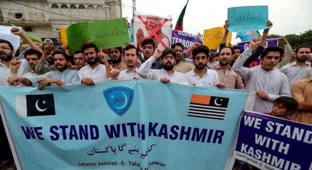 Kashmir (India), violenze di piazza: arrestate 500 persone