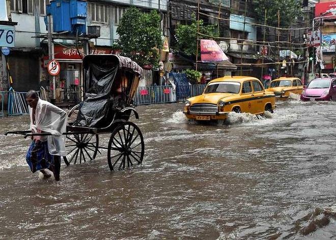 India, violenti piogge monsoniche: oltre 140 le vittime