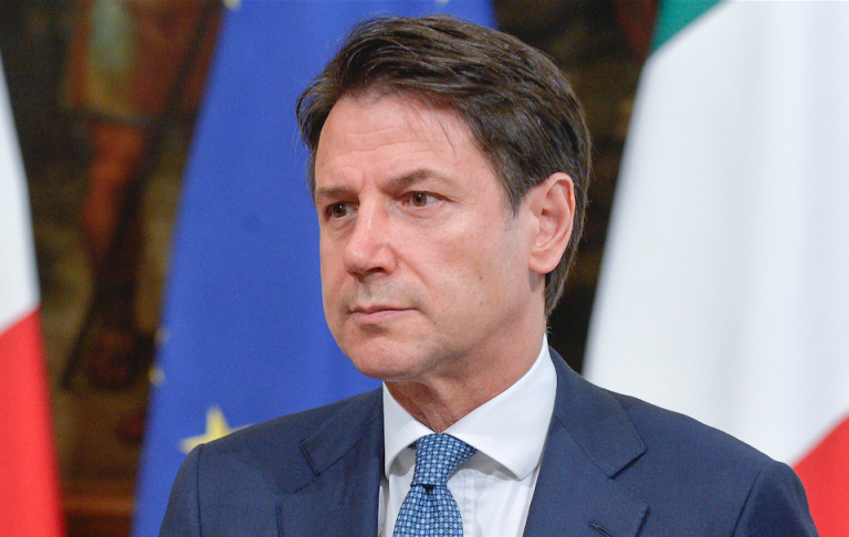 Il premier Conte critica duramente l’operato di Matteo Salvini e poi si dimette: “Il Governo si arresta qui”