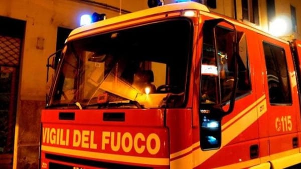 Terzigno (Napoli), violento litigio con il padre e un 20enne fa esplodere un ordigno davanti la sua casa