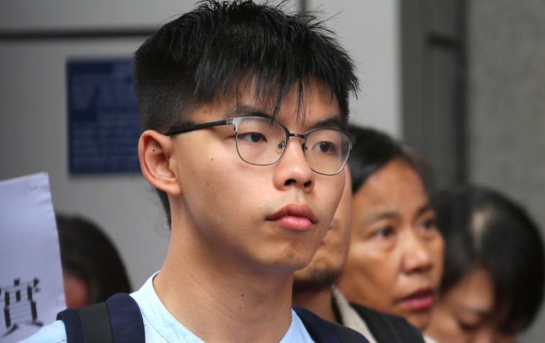 Hong Kong, cancellata la marcia per la democrazia: arrestato l’attivista Joshua Wong