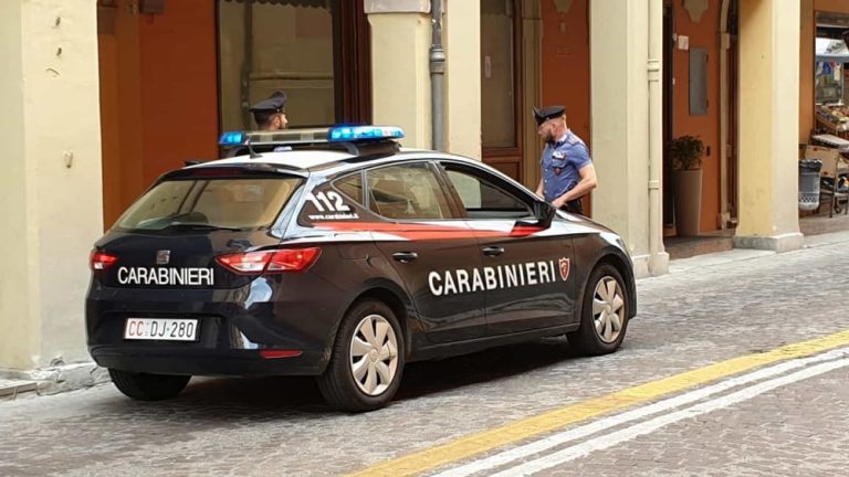 Bologna, aggredisce un docente universitario: arrestato clochard olandese