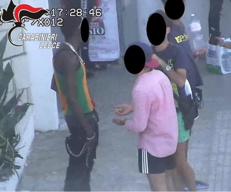 Gallipoli (Lecce), blitz antidroga dei carabinieri: arrestate quattro persone