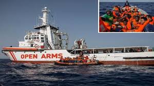 Migranti, la nave Open Arms salva 39 naufraghi a largo di Lampedusa