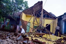Indonesia, forte scossa sismica di magnitudo 6.8 vicino Giava: un morto e quattro feriti