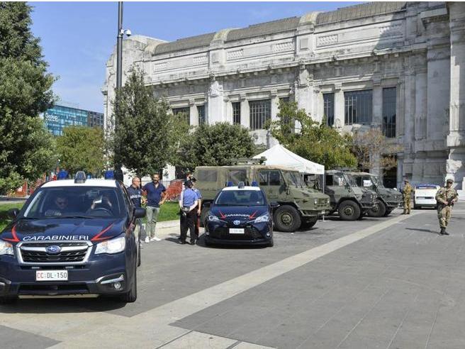 Milano, yemenita ferisce un militare alla Stazione Centrale: l’accusa è attentato per finalità terroristiche