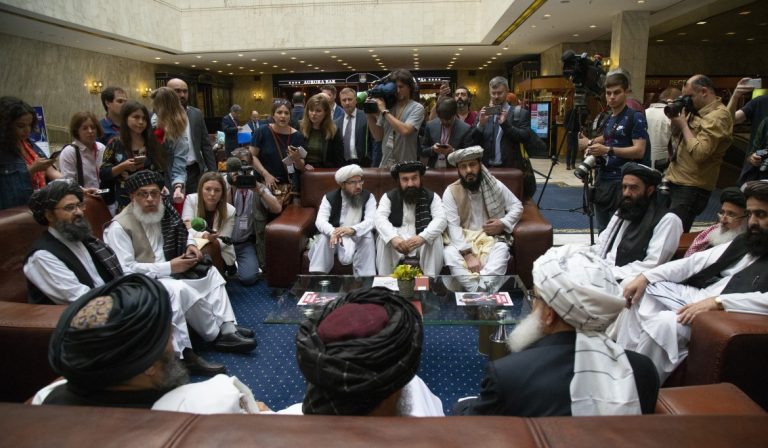 Afghanistan, i Talebani mantengono il dialogo con gli Stati Uniti per gli accordi di pace