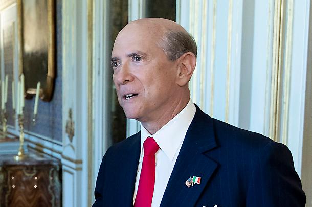 Matteo Renzi a pranzo con l’ambasciatore americano Lewis Eisenberg