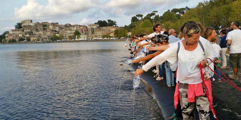 Lago di Bracciano, basta con i prelievi di acqua