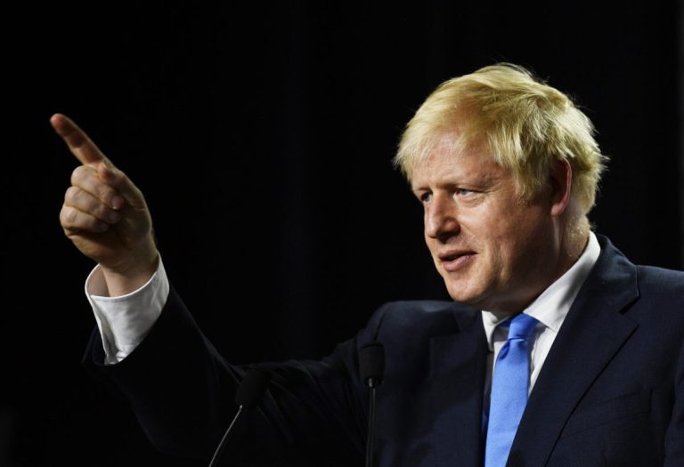Brexit, sulla scelta di Boris Johnson “trema” la sterlina che perde punti sul dollari