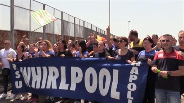 Whirlpool avvierà la procedura di licenziamento collettivo relativa alle persone del sito di Napoli il prossimo 15 luglio