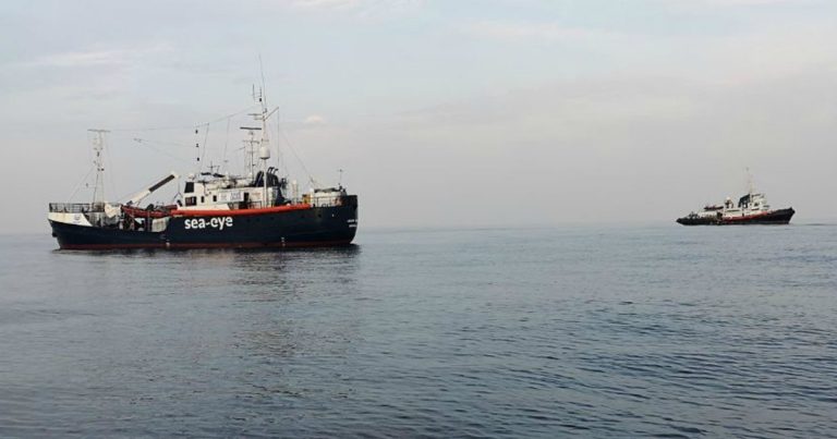 Migranti, l’italia vieta l’ingresso della nave “Alan Kurdi”