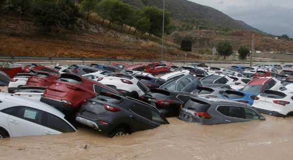 Spagna, inondazioni nel sud-est del Paese: cinque morti. Evacuate 3.500  persone
