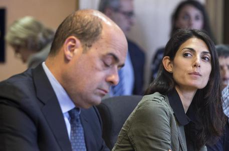 Tra Raggi e Zingaretti scorre la guerra della pipì