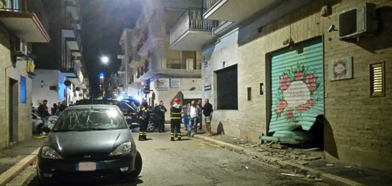 Vieste (Foggia), distrutte dalle fiamme sette auto in sosta