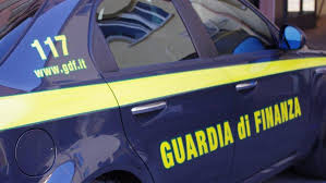 Pordenone, la Finanza scopre un’evasione da 35 milioni di euro su auto di lusso