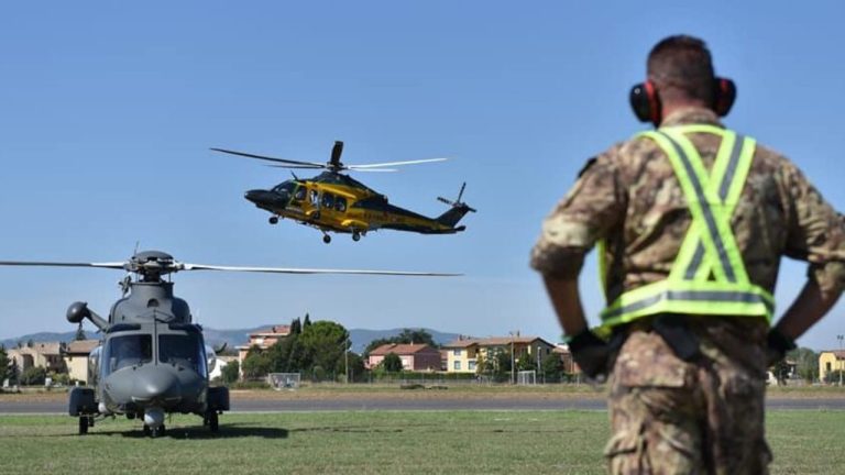 Foligno (Perugia), esercitazione sui monti umbro-marchigiani per la simulazione di un incidente aereo