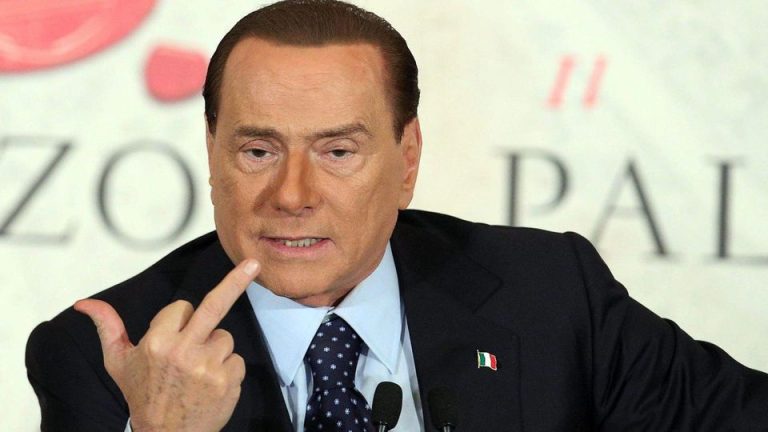 Bari, processo sulle escort: si farà nel capoluogo pugliese il processo a Berlusconi