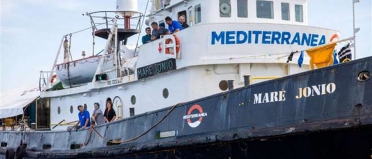 Migranti, la situazione sulla “Mare Jonio” è insostenibile: cinque casi di scabbia