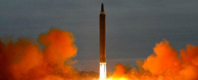 Corea del Nord: nuovo lancio di un missile di grandi dimensioni