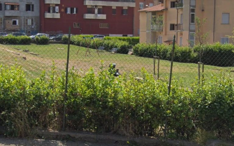 Si riqualifichi il parco di viale Manzoni