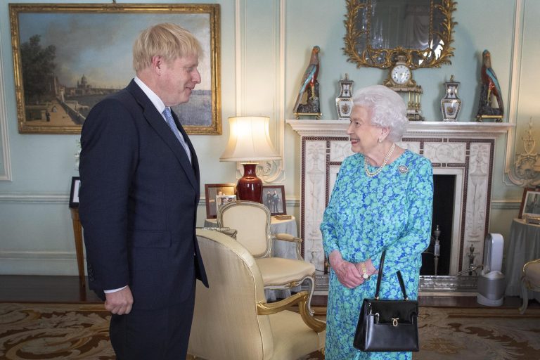 Brexit, Boris Johnson si difende: “Non ho mentito alla regina”