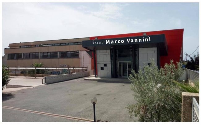 Un teatro frequentato da tanti giovani dedicato al ventenne ceretano morto per un colpo di pistola