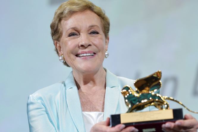 Venezia, alla Mostra del Cinema Leone d’Oro alla carriera alla mitica Julie Andrews