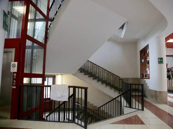 Milano, “morte celebrale” per il bambino caduto dalla tromba delle scale di una scuola