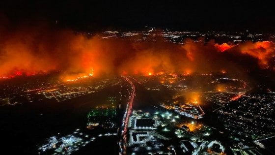 Usa, per il maxi incendio a Los Angeles oltre 100mila sfollati in fuga
