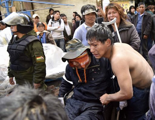 Bolivia, violenti scontri di piazza dopo le elezioni politiche