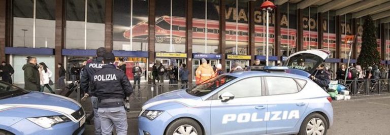 Stazione Termini: accoltellato alla gola un cinese: è grave