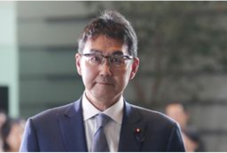 Giappone: il governo di Shinzo Abe perde un altro pezzo: si è dimesso il ministro della Giustizia