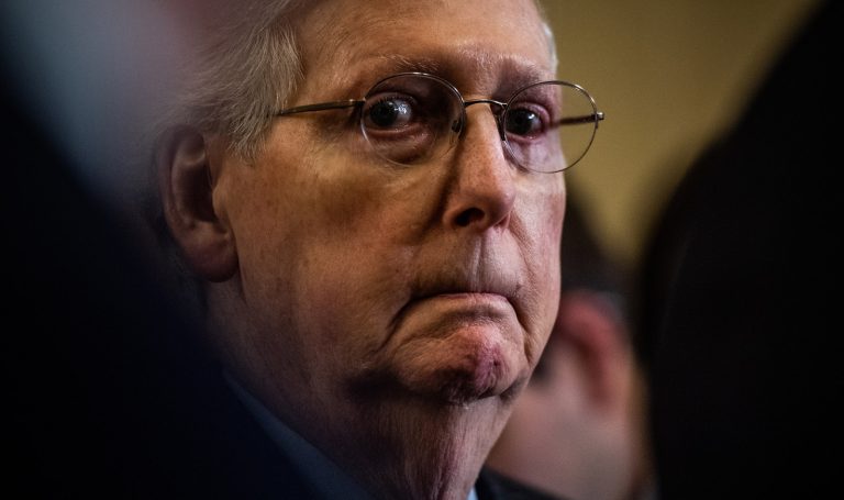 Usa, il leader dei repubblicani McConnell: “Un errore abbandonare la Siria”