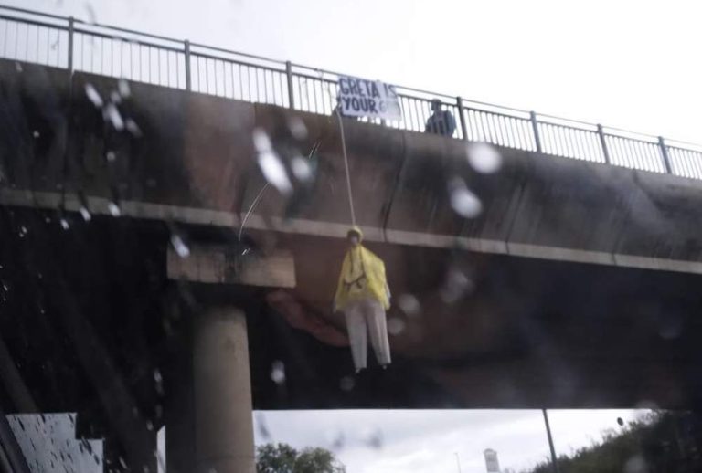 Manichino di Greta Thunberg a Roma, pm indaga per minacce