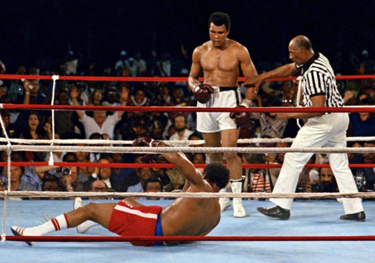 Sport: 30 ottobre 1974, “Rumble in the Jungle”, ovvero Alì contro Foreman: l’evento sportivo del XX secolo
