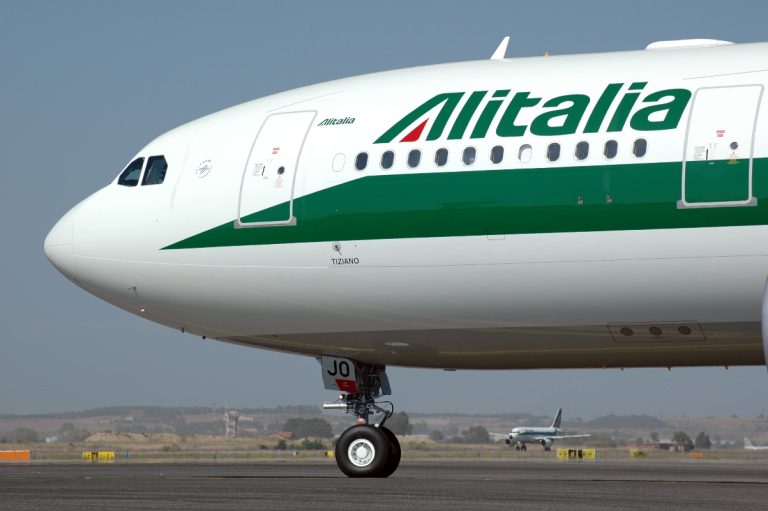 Alitalia, non decolla l’accordo con Fs, Atlantia e Delta