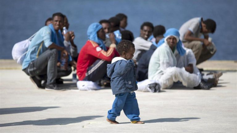 Migranti, Luigi Di Maio annuncia il decreto sulla stretta dei rimpatri