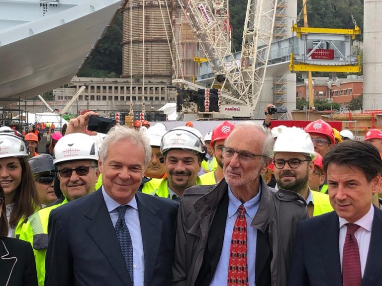 Genova, il premier Conte al varo del primo impalcato del nuovo viadotto: “La rinascita della città”