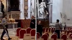 Roma, fermato un tedesco dentro la Basilica di San Pietro: urlava frasi sconnesse