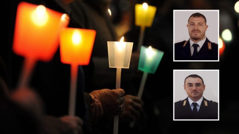 Bologna, fiaccolata per ricordare il sacrificio dei due agenti uccisi a Trieste