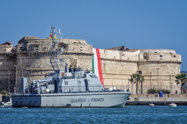 La sicurezza del territorio garantitadai baschi verdi in terra, mare e cielo