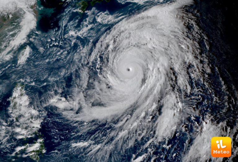 Giappone, il tifone Hagibis si dirige verso Tokyo